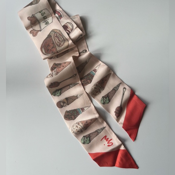 Elegant Pastel Colored Twill Silk Scarf - Picture 4 of 5